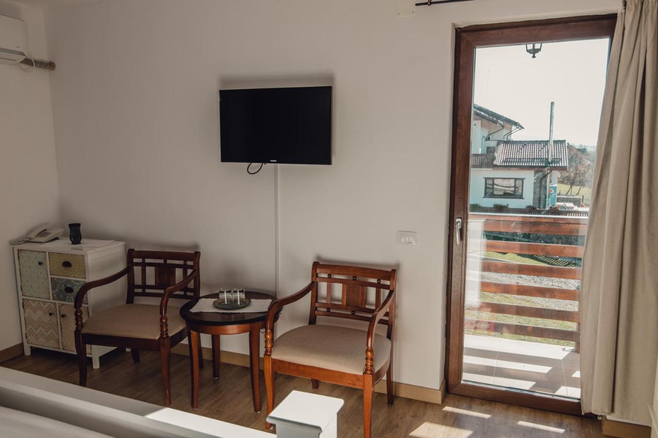 Complex Transalpina Hotel Aninisu din Vale Ngoại thất bức ảnh