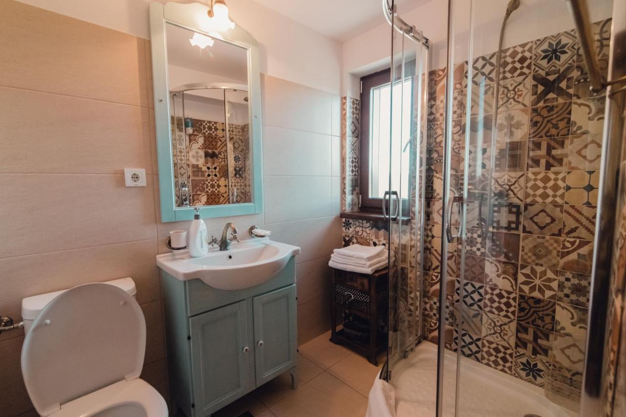 Complex Transalpina Hotel Aninisu din Vale Ngoại thất bức ảnh